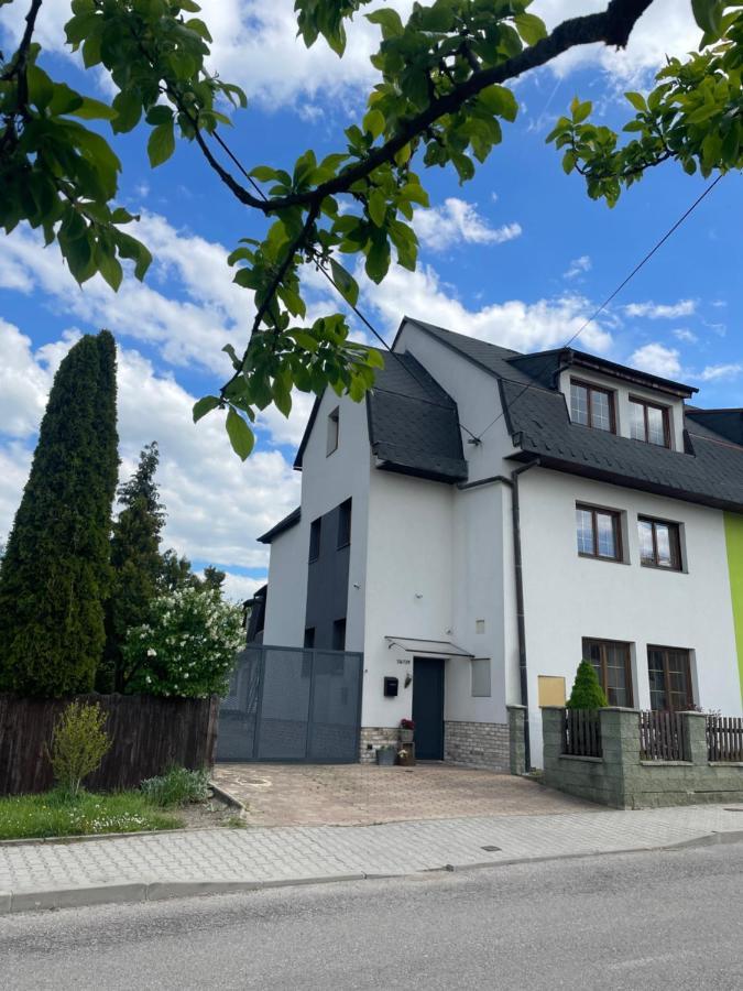Dubnica Prejta * Dubnica nad Vahom